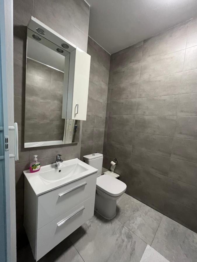 Airport Comfy Guest Home Varsavia Esterno foto