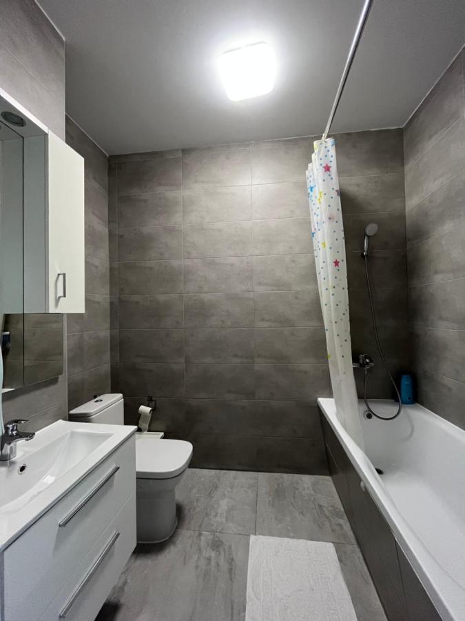 Airport Comfy Guest Home Varsavia Esterno foto