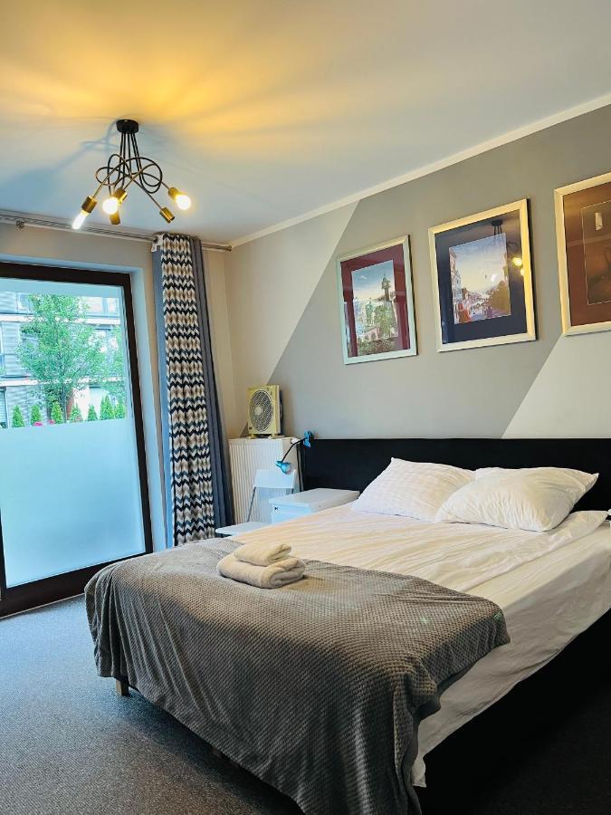Airport Comfy Guest Home Varsavia Esterno foto