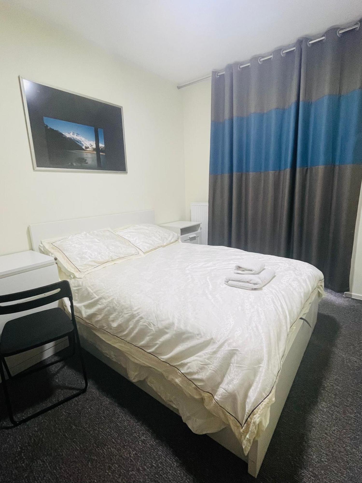 Airport Comfy Guest Home Varsavia Esterno foto