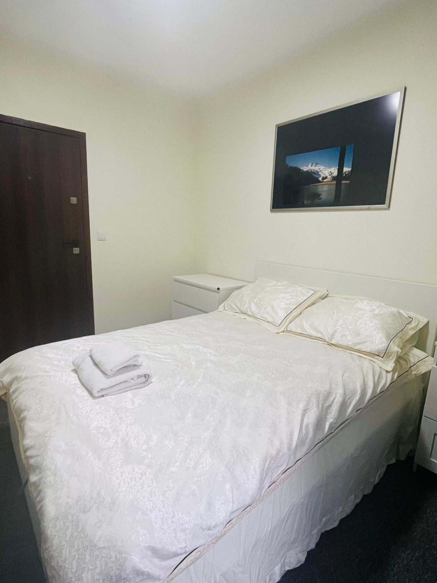 Airport Comfy Guest Home Varsavia Esterno foto
