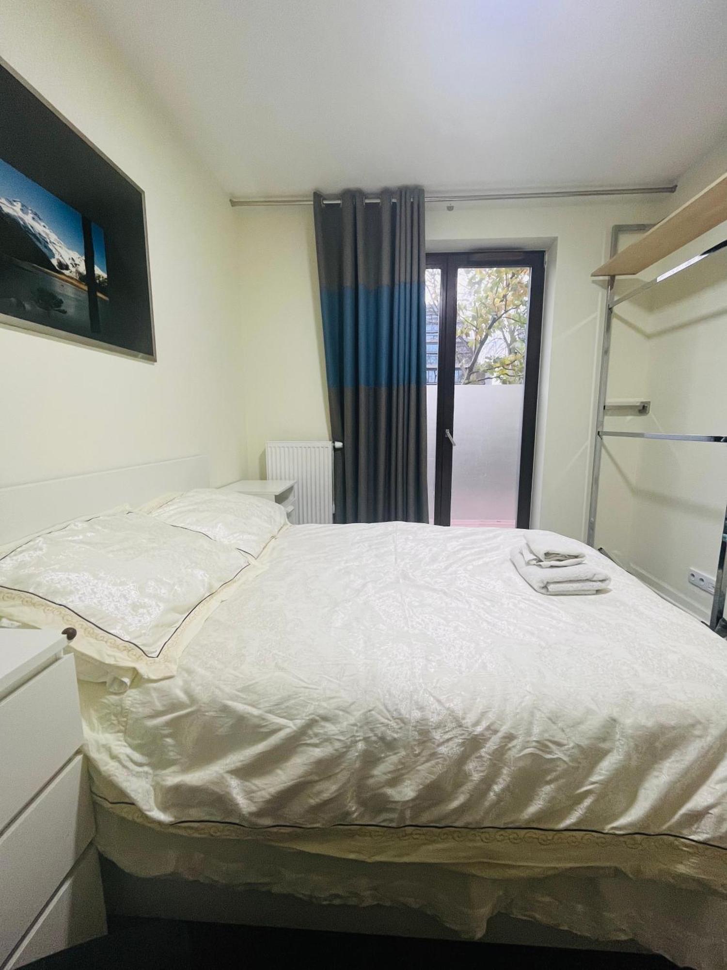 Airport Comfy Guest Home Varsavia Esterno foto
